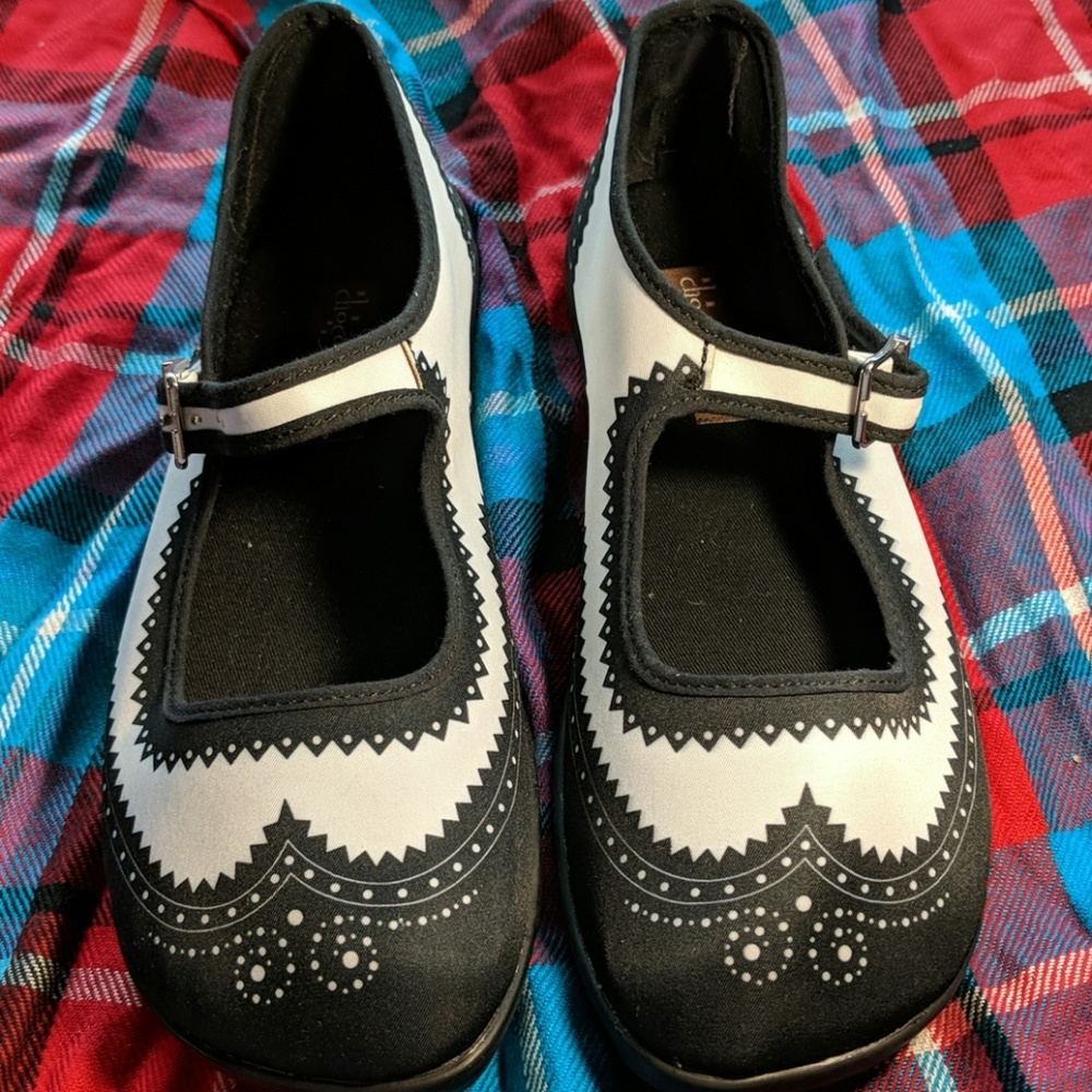 black amd white oxford mary jane